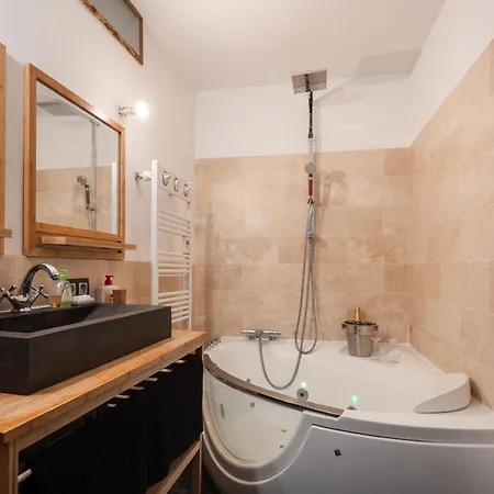 Appartement Spacieux Au Coeur D'Angers Etage 1 - 6 Personnes Exterior photo