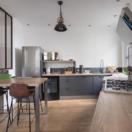 Appartement Spacieux Au Coeur D'Angers Etage 1 - 6 Personnes Exterior photo
