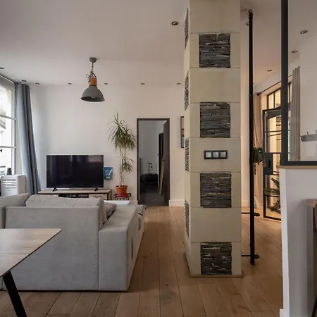 Appartement Spacieux Au Coeur D'Angers Etage 1 - 6 Personnes Exterior photo