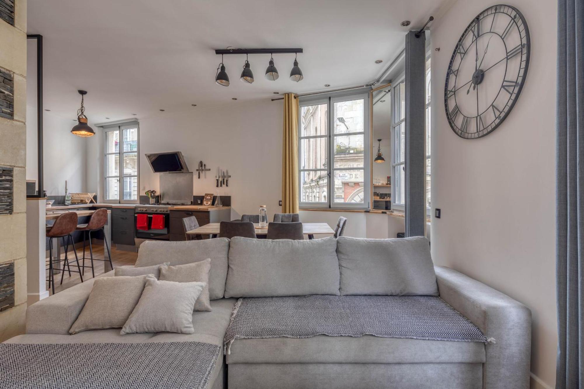 Apartment Spacieux Au Coeur D'angers Etage 1 - 6 Personnes Angers